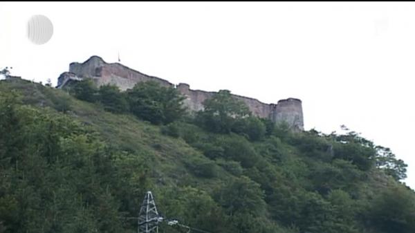 Cetatea Poenari nu mai poate fi vizitată. Obiectivul turistic din Argeş a fost închis din cauza urşilor