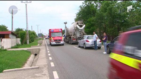 Accident groaznic în Mureş! Un mort şi cinci răniţi, după ce un şofer a intrat brusc pe contrasens