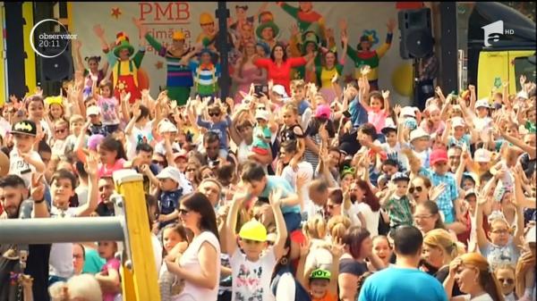 Gaşca Zurli a făcut fericiţi mii de copii din Capitală, de 1 iunie