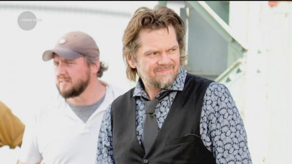 Florin Piersic Jr A PĂRĂSIT SCENA teatrului în timpul unui spectacol, din cauza unui telefon mobil!