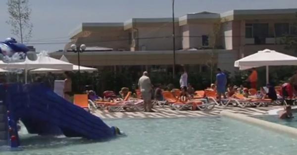 Turiştii care petrec vacanţele cu familia aleg sudul litoralului. Tot mai multe oferte cu facilităţi pentru copii