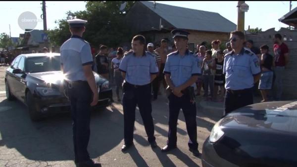 Scandal uriaş cu poliţişti, jandarmi şi mascaţi, într-un cartier din Târgovişte