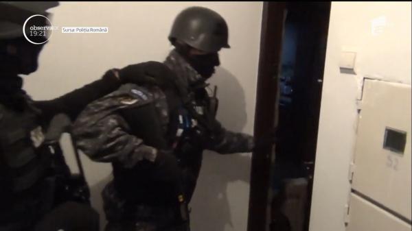 Poliţia, în alertă! Comerțul ILEGAL de medicamente pe internet dezvoltă afaceri de MILIOANE DE EURO!