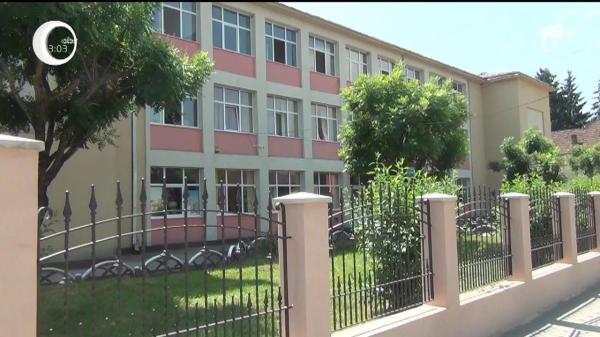 O profesoară de sport din Maramureş e acuzată că îi bate pe elevi