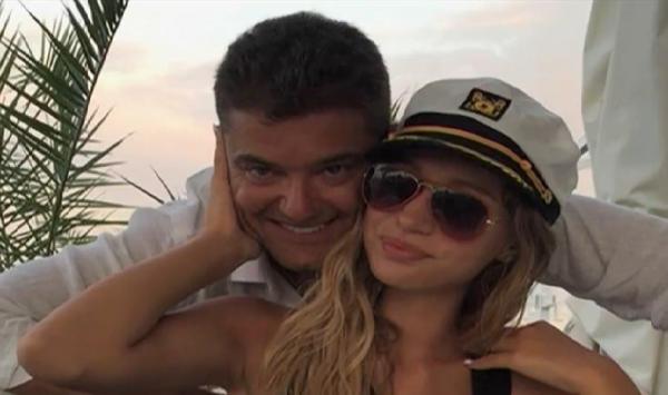 Cristian Boureanu este cunoscut pentru scandaluri monstru. Fostul politician şi-a târât fata de păr în plină stradă, cu ceva luni în urmă