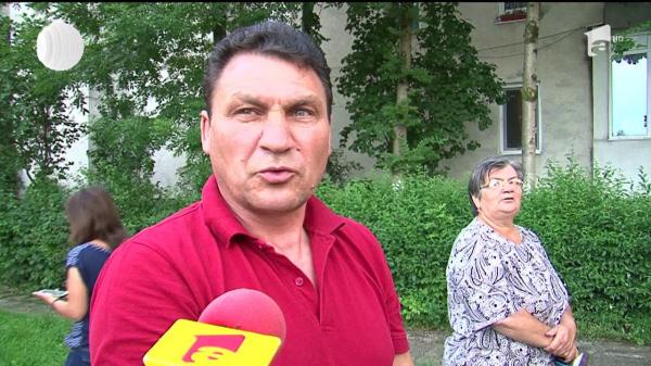 30 de oameni au fost evacuaţi dintr-un bloc din Tg. Mureş, la parterul căruia un restaurant s-a făcut scrum