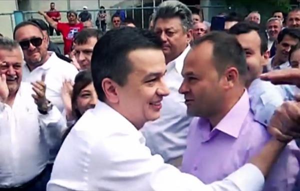 Război TOTAL în PSD. Sorin Grindeanu a mers la Timişoara pentru a obţine sprijin. Liviu Dragnea pregăteşte un război-fulger