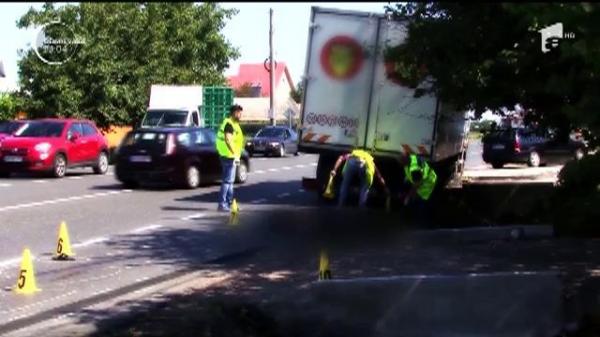 Graba le-a fost fatală. În Vrancea, un bărbat a murit pe loc, iar o femeie este în comă, după ce au traversat prin locuri nepermise