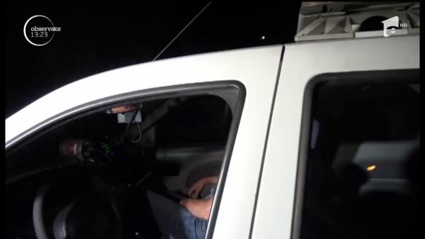 Un tânăr de 24 de ani a lovit şi tâlhărit două bătrâne, a furat un taxi şi apoi s-a făcut nevăzut. Poliţia l-a prins după mai multe ore