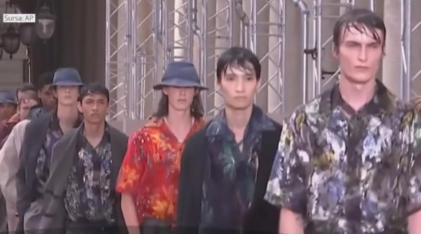 Casa de modă Louis Vuitton şi-a prezentat cea mai nouă colecţie pentru bărbaţi, la Paris