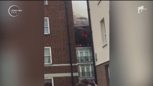 Nou incendiu de proporții în Londra. 72 de pompieri au fost mobilizaţi pentru a stinge focul!
