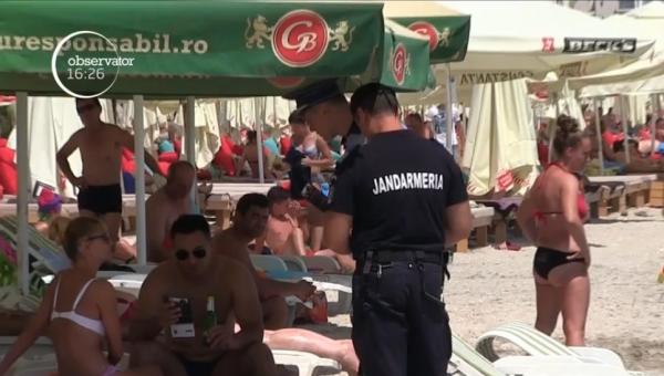 Poliţişti în misiune pe litoral. Sunt vizaţi mai ales hoţii de buzunare