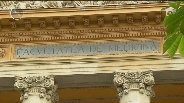 Profesori de elită de la Facultatea de Medicină, suspectaţi de corupţie. Studenţii îi acuză că cereau bani înainte de examene
