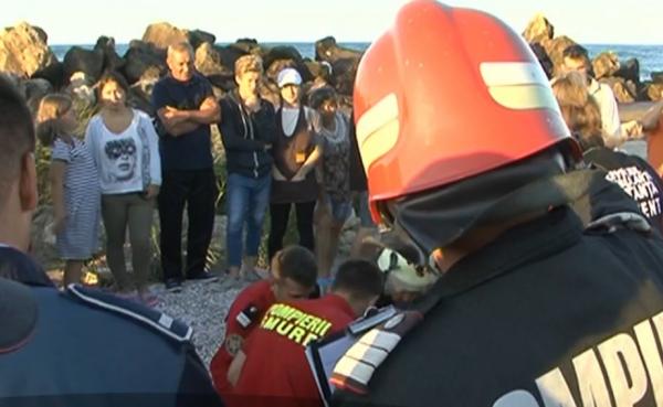 Marea, NECRUȚĂTOARE. Valurile au mai tras în larg un tânăr, la Eforie. Salvamarii îl caută DISPERAȚI