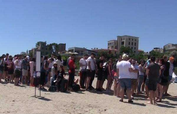 Cazarea, o AVENTURĂ la festivalul de muzică Neversea. Aveți două variante: fie acceptați CONDIȚII MIZERE, fie plătiți SUME ENORME