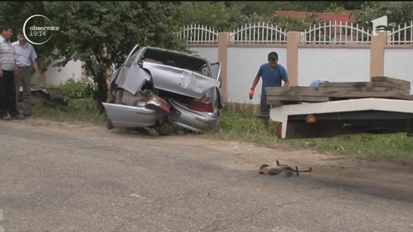 ACCIDENT TERIBIL la Buzău. Abia coborâţi din autobuz, trei oameni au fost spulberaţi de o maşină. Doi au murit pe loc!