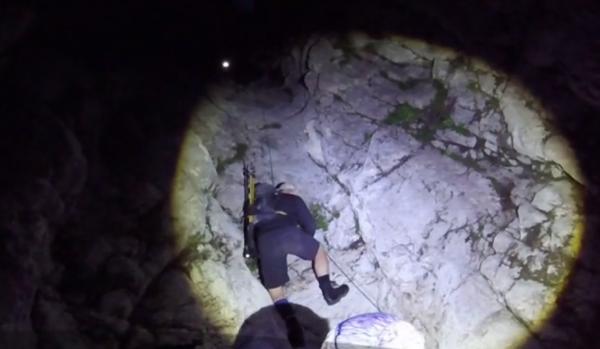 Acţiune spectaculoasă de salvare în Piatra Craiului. 11 turişti străini au fost blocaţi peste 4 ore pe munte