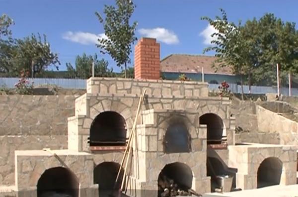 La Iaşi, locuitorii care primesc ajutor social au construit un cuptor comunal, spre bucuria gospodinelor