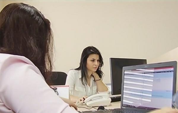 Taxa de solidaritate dorită de Guvern ar putea provoca un exod al forţei de muncă!