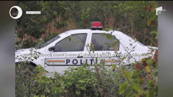 Imagini incredibile la Craiova! Poliţişti surprinşi dormind în timpul programului, chiar în maşina de serviciu (VIDEO)