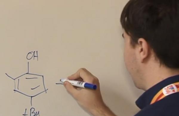 Un ELEV ROMÂN este cel mai bun la chimie din lume! Paul a câştigat, din nou, medalia de aur la Olimpiada Internaţională de Chimie