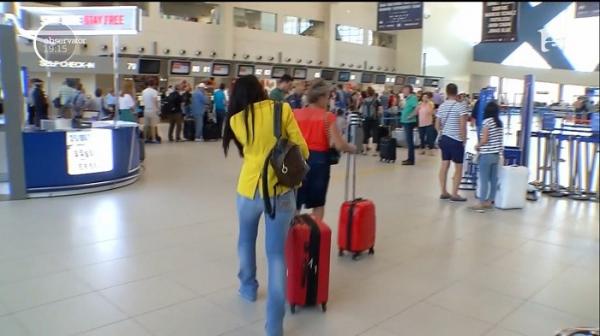 12 români au rămas fără vacanţa în Spania, după ce un fost angajat al unei agenţii de turism a primit în contul personal banii de la turişti