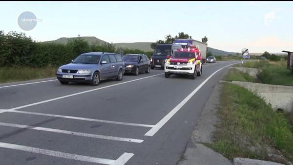 Impact devastator între Dej şi Baia Mare! Opt victime, după ce o maşină s-a izbit de un microbuz. Şoferul, aflat în comă, ar fi adormit la volan