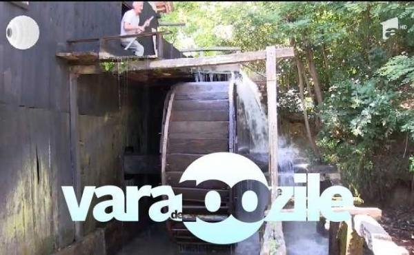 O moară de apă din Braşov are 144 de ani şi încă funcţionează! Are mulţi vizitatori, încât morarii se transformă în ghizi! #100 de zile de vară