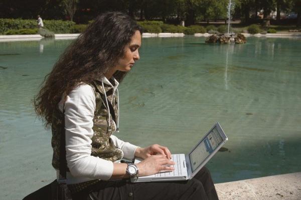 Guvernanţii propun un proiect de lege care ar reglementa munca de la distanță