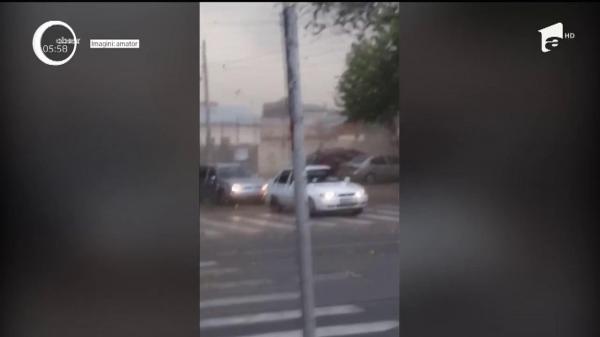 Bilanţ dezastruos în ţară: Furtunile au ucis oameni, au smuls copaci din rădăcini şi au doborât zeci de acoperişuri