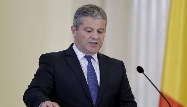 Ministrul Sănătăţii Florian Bodog a evitat să stea de vorbă cu jurnaliştii despre problemele sistemului!
