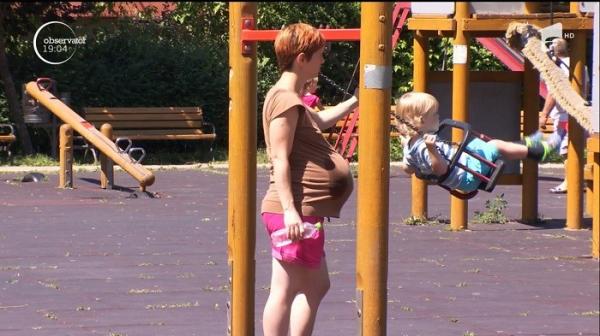 Se schimbă din nou legea ajutorului pentru părinţi! Indemnizaţia pentru creşterea copilului va fi plafonată