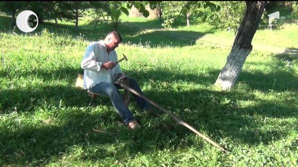 Concurs de cosit în Baia Mare! Şi nu oriunde, ci în curtea Muzeului Satului din oraş