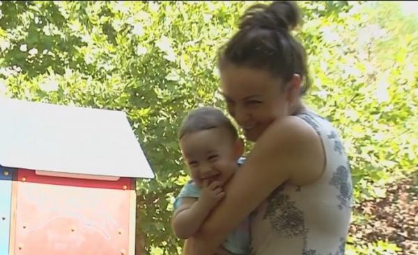 Părinţii reacţionează după plafonarea indemnizației pentru creșterea copilului. Măsura ar putea avea consecinţe grave!