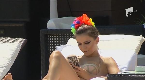Vacanţa pe Facebook! Primele lucruri pe care le fac românii când pleacă în concediu
