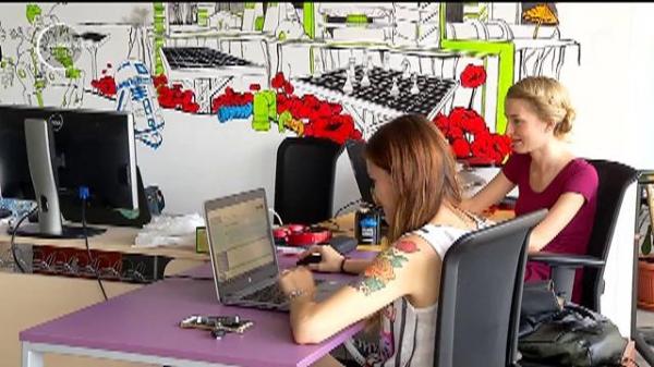 Munca de acasă, recunoscută prin lege şi în România