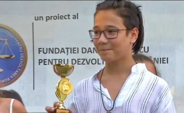 La 12 ani, are "Vocea Magică"! Trofeul concursului Magic Voice by Bibi şi-a găsit câştigătorul printre cele mai bune voci din România