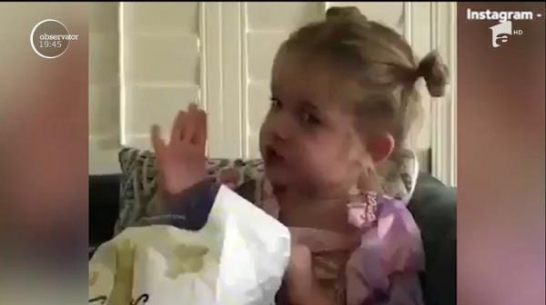 Reacţia unei fetiţe de numai doi ani, după prima zi la grădiniţă, a cucerit Internetul