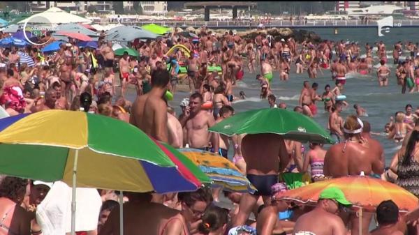 Weekend aglomerat la mare! Invazia turiştilor creşte preţurile de pe litoralul românesc