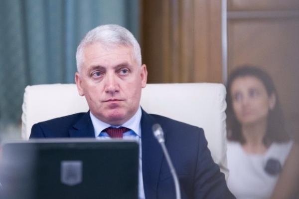 Anunţ şoc urmat de o demisie cu greutate în Ministerul Apărării! Adrian Ţuţuianu a demisionat după ce MApN a rămas fără bani
