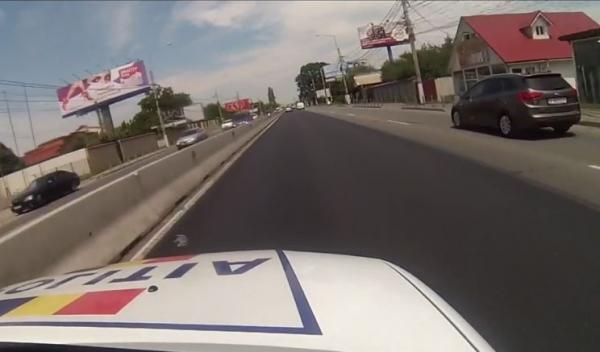 Episcolul-vicar al Timişoarei a rămas fără permis, după ce a fost prins GONIND pe o şosea cu o viteză EXAGERAT de mare