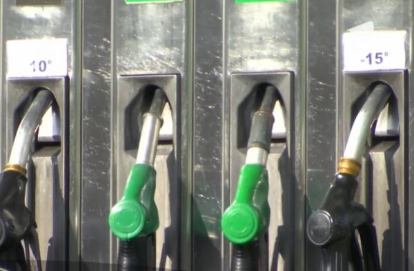 Record: carburanţii s-au scumpit din nou, după 24 de ore! Estimările pentru octombrie dau însă fiori