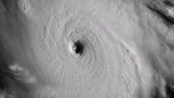 Experiment Observator: cât de distructivă e forţa unui uragan