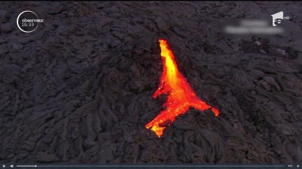 Imagini spectaculoase cu erupţia unui vulcan din Hawaii au făcut înconjurul lumii. Momentul a fost surprins de un cameraman, dintr-un elicopter