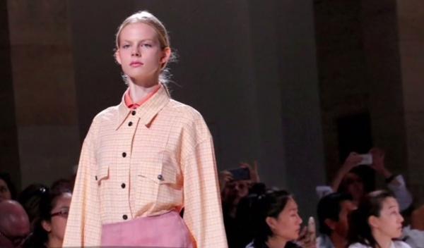 Victoria Beckham şi-a prezentat noua colecţie la Săptămâna Modei de la New York