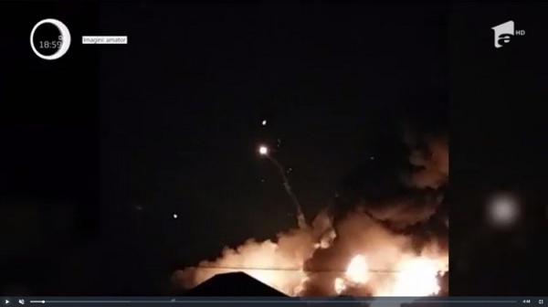 13 mii de tone de substanţe extrem de periculoase au ars la Orăștie. Pompierii veniți din cinci județe s-au luptat 20 de ore cu flăcările