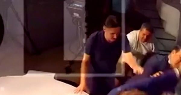 Politicienii bătăuşi se acuză reciproc şi-şi fac plângeri penale