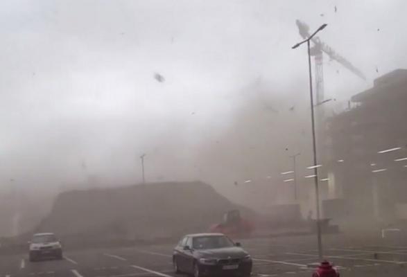 Probleme cu sistemele de avertizare. Alertele de vijelie au sosit după ce URGIA lovise vestul ţării şi făcuse victime