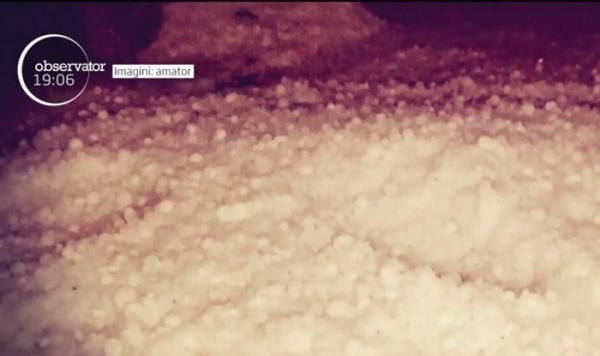 Grindina a făcut ravagii în mai multe zone din țară! Maşinile şi acoperişurile au fost ciuruite