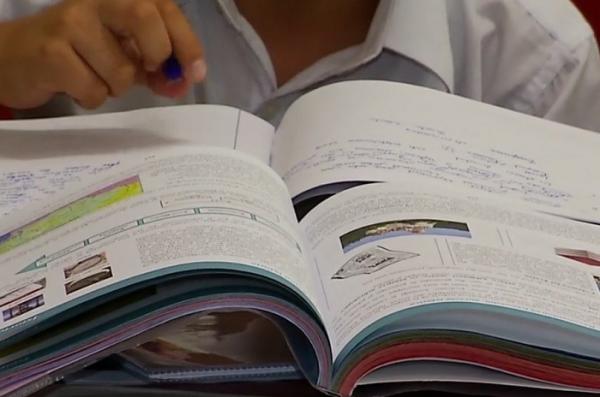 Continuă scandalul auxiliarelor, singurii care au de suferit fiind elevii